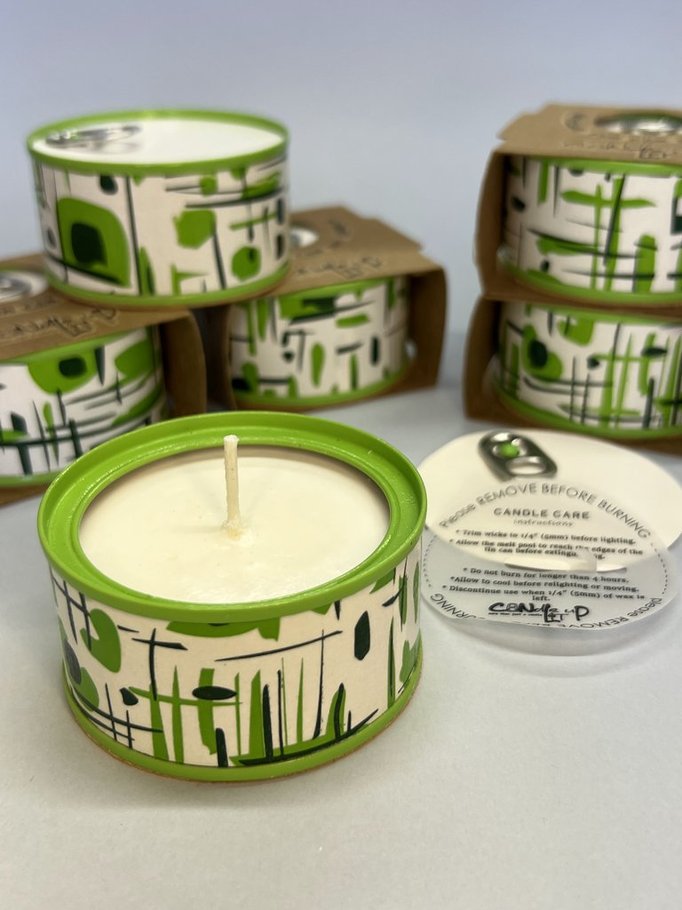 VELA AROMATICA EN LATA RECICLADA -  Abstract Collection /  01 - Pistacho Green