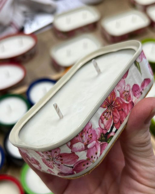 VELA AROMATICA EN LATA RECICLADA -  Blossom Collection /  02 - Bone White