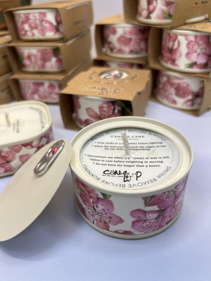 VELA AROMATICA EN LATA RECICLADA -  Blossom Collection /  02 - Bone White