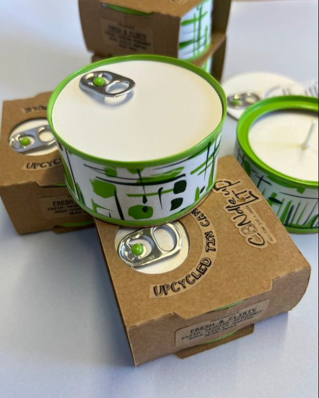 VELA AROMATICA EN LATA RECICLADA -  Abstract Collection /  01 - Pistacho Green