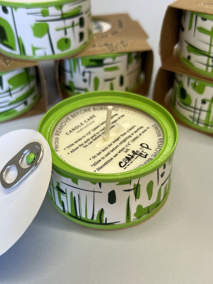 VELA AROMATICA EN LATA RECICLADA -  Abstract Collection /  01 - Pistacho Green