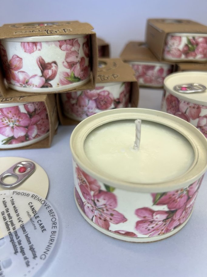 VELA AROMATICA EN LATA RECICLADA -  Blossom Collection /  02 - Bone White